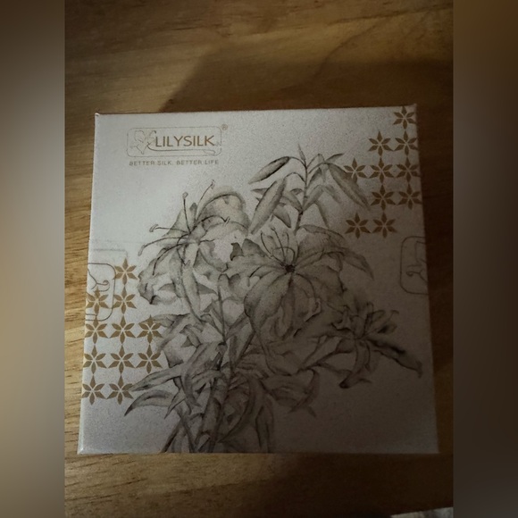 LILYSILK Vintage Polka Dot Silk Scarf - Picture 6 of 6